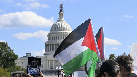 АҚШда намойишчилар Конгресс биносига бостириб кирди. Улар Ғазода ўт очишни тўхтатишни талаб қилди (видео)