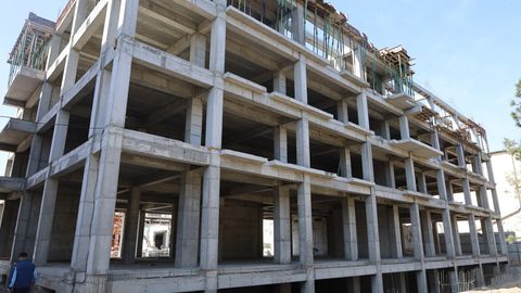 Samarqandda o&lsquo;zboshimchalik bilan noqonuniy qurilayotgan 8 ta ko&lsquo;p qavatli uy va bitta mehmonxona qurilishi to&lsquo;xtatildi