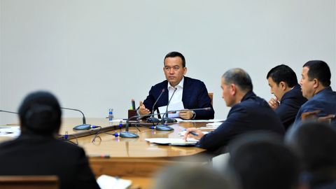 “Муаммоларни кўтариб чиқиб, бизга яқиндан кўмакчи бўлаётган журналист ва блогерларга раҳмат” — Сурхондарё ҳокими 