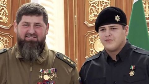 Қорачой-Черкесия раҳбари ҳам Рамзан Қодировнинг ўғлига орден берди