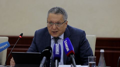“Қора бозор”да валюта айирбошлашга қонуний рухсат бериладими? Марказий банк раиси жавоб берди