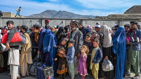 Afghan refugees flee Pakistan in mass exodus
