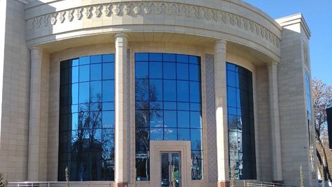 Fitch Ratings downgrades Uzagroleasing's ratings, withdrawing coverage due to missed payments