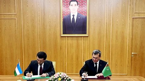 Туркменистан и Узбекистан подписали &laquo;Дорожную карту&raquo; политико&ndash;экономического сотрудничества