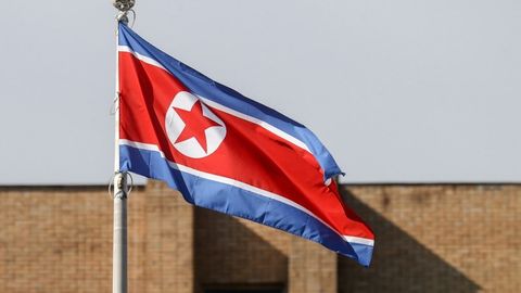 Shimoliy Koreya dunyo bo&lsquo;ylab elchixonalarini yopmoqda. OAV sababini tushuntirdi