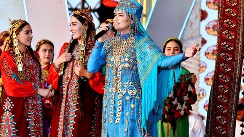 В Бухаре открыли Центр туркменского ковроткачества