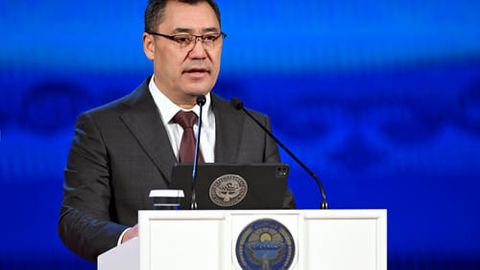 President Sadyr Japarov honors hero of Kyrgyzstan Absamat Masaliev on his 90th birthday&nbsp;