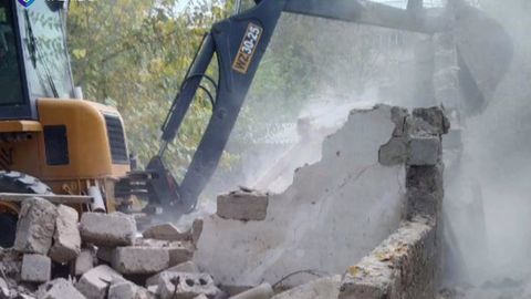 &ldquo;Dendropark&rdquo;dagi noqonuniy binolarni buzish boshlandi (video)