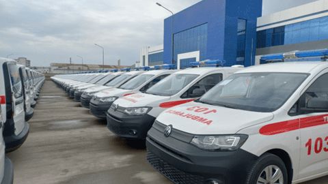 Соғлиқни сақлаш вазирлигига яна 100 дан ортиқ Volkswagen Caddy тез тиббий ёрдам машиналари топширилди