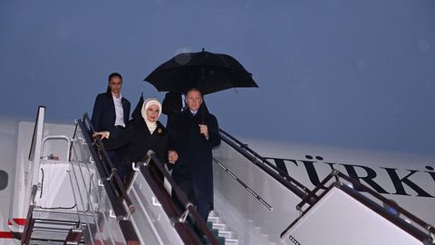 Turkiya prezidenti rafiqasi bilan Toshkentga keldi (video)