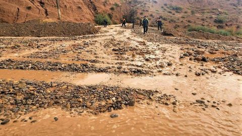 Surxondaryoda avtomobil yo&lsquo;li va ayrim xonadonlarni sel bosdi