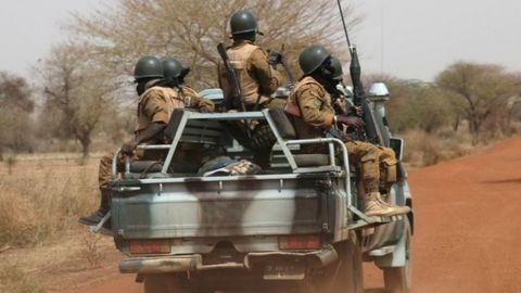 Буркина-Фасодаги қишлоққа уюштирилган ҳужумда камида 70 киши ҳалок бўлди