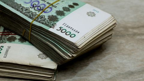 Ўзбекистонда йиртилган ва елимланган пуллар савдода қабул қилинадими?