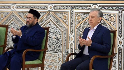 Shavkat Mirziyoyev Hakim at-Termiziy maqbarasini ziyorat qildi