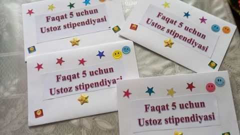 Andijonlik o‘qituvchi o‘z maoshidan o‘quvchilarga stipendiya berdi