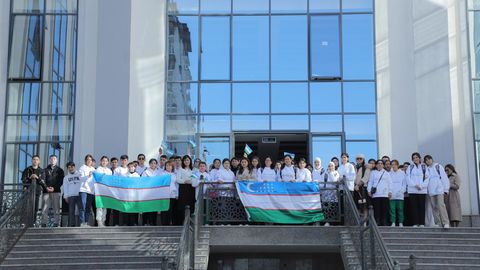 Toshkentda 70 nafar o&lsquo;quvchi va 14 nafar o&lsquo;qituvchi Buyuk Britaniyaga ta&rsquo;lim sayohatiga jo&lsquo;nab ketdi