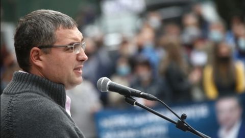 Молдовалик сиёсатчи Путиндан ўзини Россия фуқаролигидан маҳрум қилишни сўради