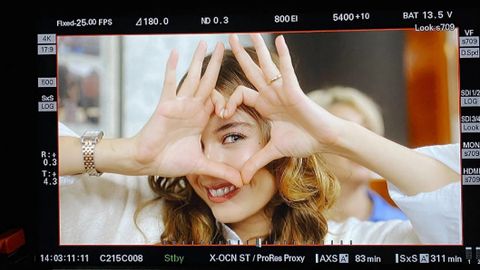 &ldquo;Qo&lsquo;rg&lsquo;on sirlari&rdquo; yulduzi Afra&nbsp;Sarachog&lsquo;lu serialning ikkinchi faslida sahna ortida nimalar bo&lsquo;layotganini ko&lsquo;rsatdi