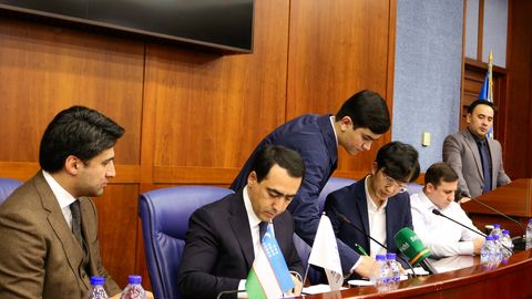 APEX BANK and Alibaba.com sign memorandum for B2B development in Uzbekistan