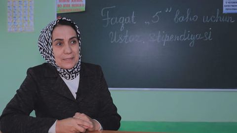 &ldquo;O&lsquo;quvchini pulga o&lsquo;rgatyapsiz, deb malomat qilganlar ham bo&lsquo;ldi&rdquo;. &nbsp;O&lsquo;z maoshidan o&lsquo;quvchilarga stipendiya berayotgan andijonlik o&lsquo;qituvchi