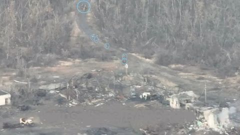 Украина армияси Авдеевкадаги тумандан чекинди, рус қўшинлари шаҳарга ичкарироқ кирди — Билд
