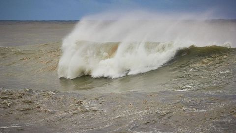 Самый масштабный шторм в истории Чёрного моря достиг Грузии&nbsp;