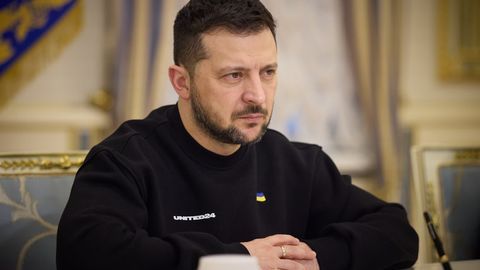 “Қрим қайтишни кутмоқда, Донбасс билан бу масала қийин бўлади”, — Зеленский Украина ҳудудларининг озод қилиниши ҳақида гапирди