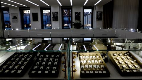 Gold surpasses $2,100 per troy ounce in exchange prices&nbsp;worldwide