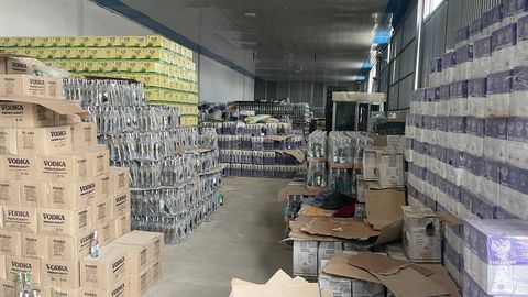 Samarqandda salkam 5 mlrd so&lsquo;mlik isteʼmolga yaroqsiz alkogol mahsulotlari savdosiga chek qo&lsquo;yildi