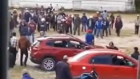 Meksikada qishloq aholisi narkokartelga qarshi urushga chiqdi (video)