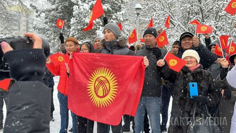 Bishkekda Qirg&lsquo;iziston bayrog&lsquo;ini o&lsquo;zgartirishga qarshi miting bo&lsquo;lib o&lsquo;tdi (video)
