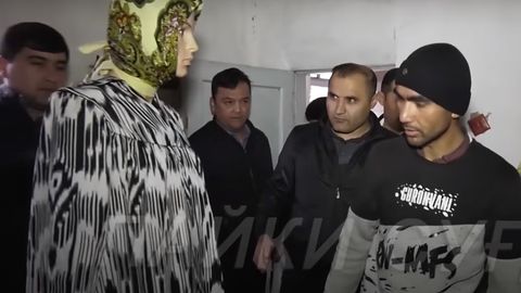 Tojikistonda erkak onasini 136 marta pichoq urib o&lsquo;ldirdi (video)