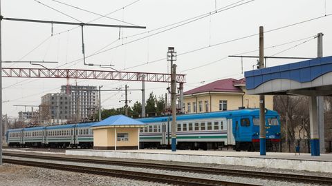 Ўзбекистонда техник текширувлар сабаб йўловчи поездлар ўз вақтидан кечикиб ҳаракатланиши мумкинлиги айтилди