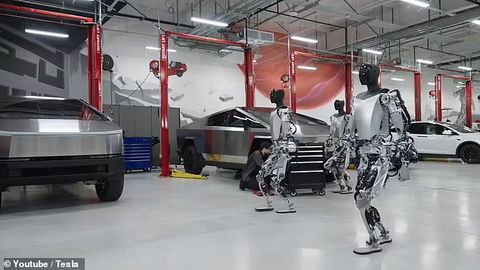 АҚШдаги Tesla заводида робот муҳандисга ҳужум қилди