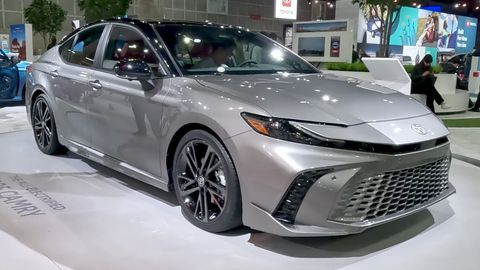 Xavfsizlik testlari bilan bog&lsquo;liq mojaro tufayli&nbsp;Toyota avtomobil ishlab chiqarishni to&lsquo;xtatdi