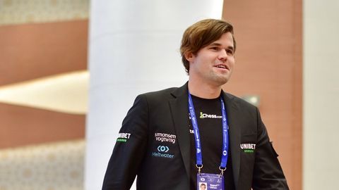 Norwegian grandmaster Magnus Carlsen defends World Rapid Chess title in Uzbekistan