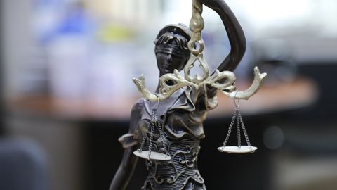 Тошкент вилоятида суд 4 йил олдин вафот этган марҳумни жаримага тортди