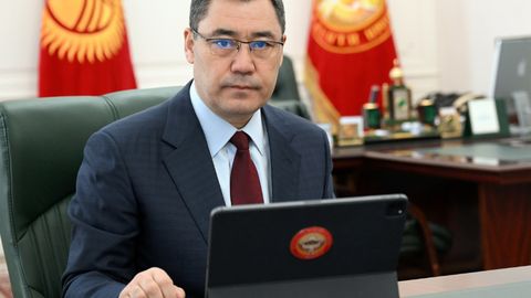 Kyrgyz president urges action against investment fraud and bureaucracy