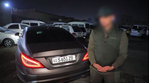 Namanganda&nbsp;Mercedes-Benz haydovchisi&nbsp;Instagram&rsquo;da jonli efir vaqtida 6 ta qoidabuzarlik sodir etdi (video)&nbsp;