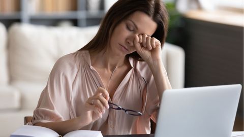 Kechasi mashina boshqarishga qiynalyapsizmi? Bu ko&lsquo;z shifokoriga uchrash uchun ilk simptom bo&lsquo;lishi mumkin