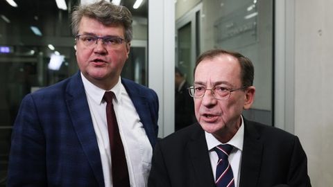 Польшада президент саройига меҳмон сифатида таклиф этилган собиқ ИИВ раҳбари ва унинг ўринбосари ҳибсга олинди