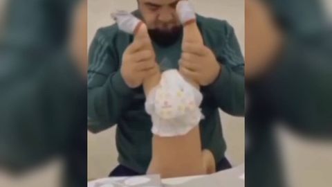 Jizzaxda farzandini qiynab, qo&lsquo;rqitib kelgan erkak ozodlikka chiqarilgani aytildi&nbsp;