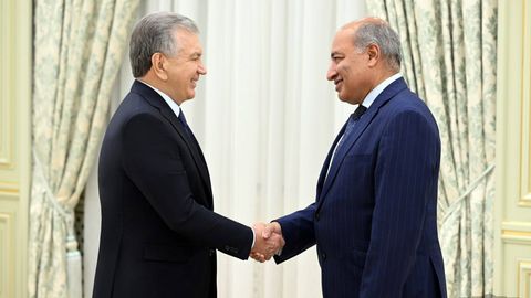 Шавкат Мирзиёев маслаҳатчи Сума Чакрабарти билан амалий учрашув ўтказди