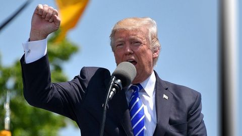 Tramp prezident bo‘lsa, AQSH tarixidagi eng yirik deportatsiyani amalga oshirishga va’da berdi