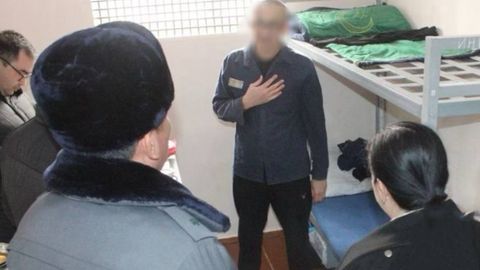 Омбудсман Навоийдаги колонияда Нукус воқеалари бўйича қамалган Даулетмурат Тажимуратов билан учрашди