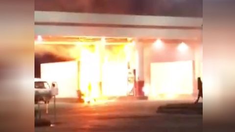 Тошкент вилоятидаги газ заправкада ёнғин чиқди (видео)&nbsp;