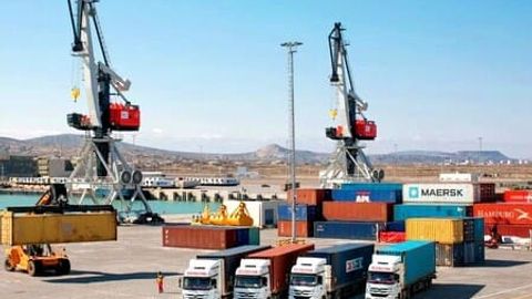 Туркменистан и Узбекистан хотят облегчить визовый режим для международных грузоперевозчиков