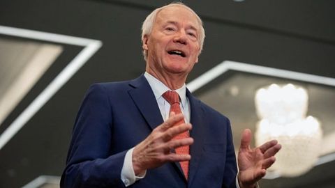 Трампнинг яна бир рақиби АҚШ президентлиги учун курашдан чиқди