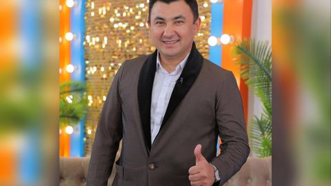 Xonanda Akbar Atamuhammedov operatsiyasiz 4 oy ichida 42 kiloga ozgani haqida so&lsquo;zlab berdi