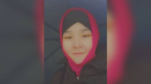 Ayol boshqa xonada bolganida boshqa ayolni sikdi